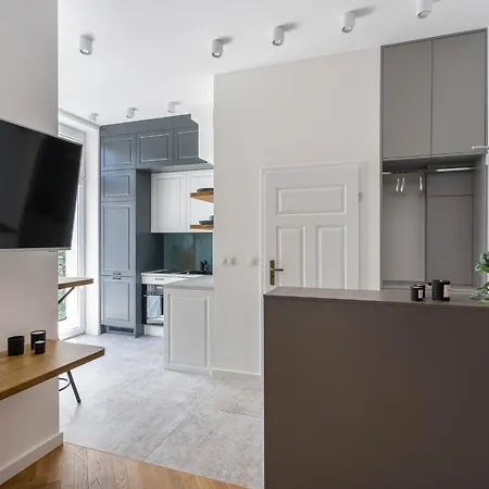 Fire & Smoke - 1Br With Balcony & Lift - Kazimierz Apartamento *