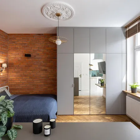 Fire & Smoke - 1Br With Balcony & Lift - Kazimierz Cracóvia